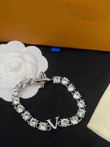 Bracelet en diamant Chaînes de créateurs de luxe Bracelet Bracelet de rue Hip-Hop Chaîne cubaine Accessoire de fête 2023 Nouveaux cadeaux Bracelet en gros Y23438