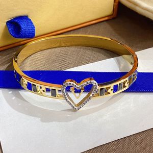 Pulseras de diamantes Brazalete de diseñador Pulsera con letras de marca con impresión Mujer Pulsera de acero inoxidable chapada en oro de 18 quilates Pulsera Brazalete Pareja Regalo de joyería de fiesta