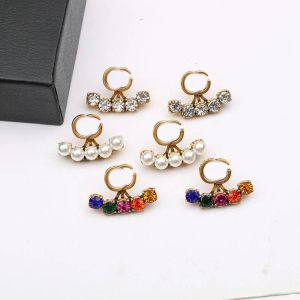 Boucles d'oreilles classiques en diamant avec lettres en perles pour femmes, boucles d'oreilles de styliste, marque de charme, strass, clous de charme coréens