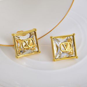 Diamant oorbellen Hoge versie Gold Earring Charme Triangle Precisiekwaliteit Damesbrief V Titanium Steel Luxe ontwerper Not Fade