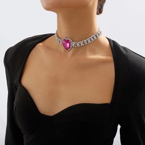 Collier pendentif coeur en diamant chaîne de clavicule en strass chaîne de griffe baroque pleine de forage tour de cou élégant collier de dîner d'amour doux romantique tour de cou