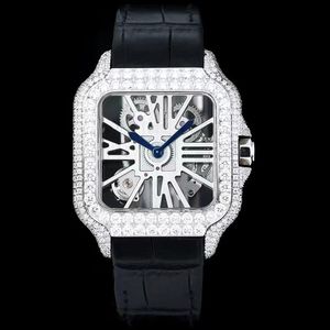 Diamond Hollow Out Watch Mens Quartz Move Watchs 40 mm Sapphire Femmes Wristwatch Montre de Luxe