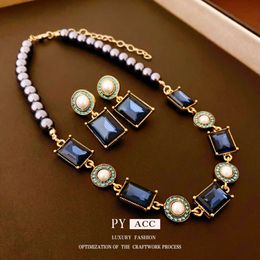 Perle rond carrée en diamant avec sens de conception personnalisé, lumière de la chaîne de la clavicule, décoration de collier à la mode et élégante