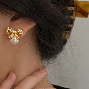 Joyas de diamantes Pendientes Pendientes Perla blanca Plata de ley 925 Cinta con nudo de lazo También conocido como Regalo redondo de 6,5-7 mm Chica Au750 Chapado en oro amarillo Bonito regalo