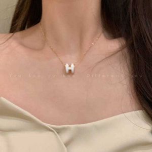 Letter Fashion Classic Steel Necklace for Dames Light Luxe en hoogwaardige 2024 Nieuwe kraag 1 tot 1