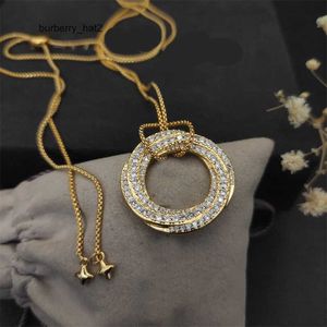 Concepteur de collier de diamant pour femmes plaquées en or bijoux coeur Collier Cercle pendentif collier de haute qualité