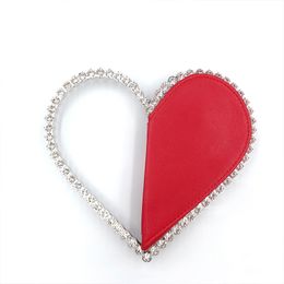 Diamond Red Heart Evening Koppelingszakken Vrouwenontwerper Chic Rhinestone Acryl Handgreep Black Turnus voor bruiloftsfeestje Sac A Main