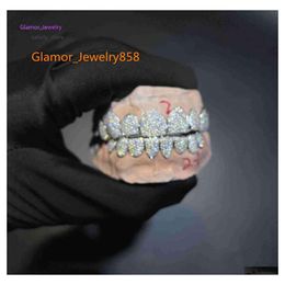 Sertissage de diamants Colliers pendentifs Grills dentaires sur mesure Glacé Sterling Sier Bijoux en or véritable Réglage en zigzag Vvs Moissanite Diamants Dents Gr Otd2C