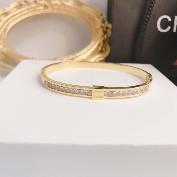 Diamant Slende Bracelet Plaqué Or 18 carats Designe Bracelets Scintillant Haut poli Mince Large Grand Haut Sens Populaire Marque Bracelet Femme Lettre Cadeau
