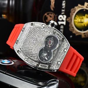 Diamond horloge voor mannen All Iced Out Out Mens Watches Quartz Beweging Rubberen band Uniek ontwerp Jurk Polship Lifestyle Waterdichte W291Q