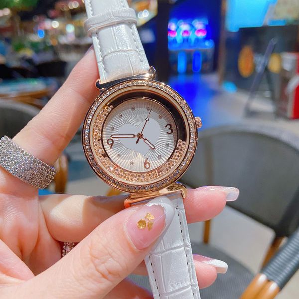 Diamond Femmes Watch Luxury Brand Designer Fashion Lady Watchs 35 mm Strap de bracelet Couver de bracelet pour les femmes Christmas de la Saint-Valentin Cadeau de la f￪te des m￨res Montre Orologio