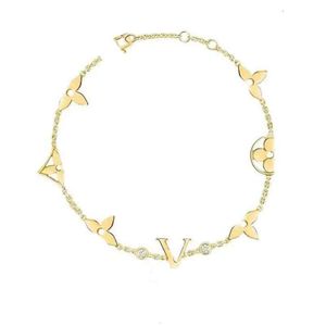 Bracelet pour femmes en diamant avec des accents plaqués or de luxe Pendants