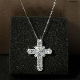 Diamants Iced Out Cross Pendants Colliers pour hommes Collier pour femmes Chaînes de liaison cubaine bijoux Hip Hop