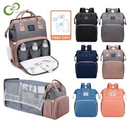 Sacs à couches Pliant Momie Léger Portable Berceau Lit Grande Capacité Bébé Sac À Dos Femme Maman Sortie Bolsa Feminina DDJ 220826