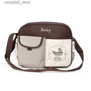 Sacs à couches Stitch Baby Diaper Bag Sac à bandoulière portable pour maman Voyage Nappy Changer bébé Sacs Sac de maternité pour bébé Q231127