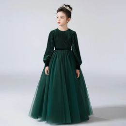 Dideyttawl Flower Girls Robe pour fête des manches longues Pageant Formeant Gown Vintage Velvet Sleeve Oneck Junior Bridesmaid 240321