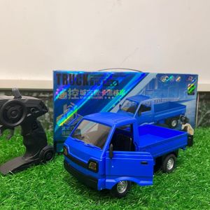 Diecast Model 1 16 D12 Simulatie Drift klimtruck RC Car LED Licht Hul Lading Remote Control Electric Children Kerstspeelgoed Geschenken 230818