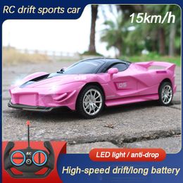 Modèle moulé sous pression 1 18 voiture RC rechargeable haute vitesse 15 km h 2 4G télécommande radio avec jouets lumineux LED pour garçons filles véhicule de course passe-temps 230920