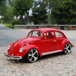 Diecast Model 1 18 DieCast Classic Car Beetle Alliage Modèle De Voiture Haute Simulation Jouet Modèle Collection Décoration Garçon Cadeau 230308