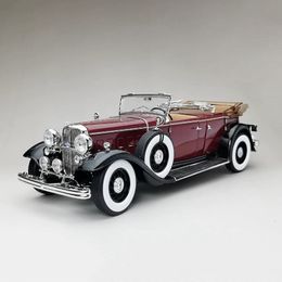 Diecast Model 1 18 Scale 1932 Classic Retro Car Alloy Toys Fans Vintage Convertible Vehicle Collection Decoration Display Gifts 230810