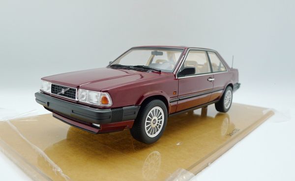 Diecast Model 1 18 V OLVO 780 Résine Car DNA Collectibles 230705