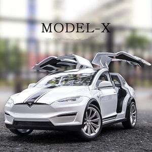 Diecast Model 1 20 Tesla x Alloy Car Metal Toy Modified Vehicles Simulation Collection Sound Light Kids cadeau 230818