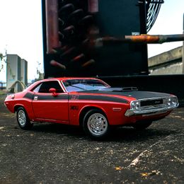 Diecast Model 1 24 Challenger T A 1970 Legering CAR Metal Toy Voertuigen Spier Sportsimulatiecollectie Kinderen Gift 230912