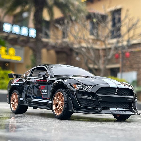 Modèle moulé sous pression 1/24 Ford Mustang Shelby GT500 modèle de voiture de sport en alliage moulé sous pression en métal jouet modèle de voiture Simulation son lumière Collection enfants cadeaux 230308