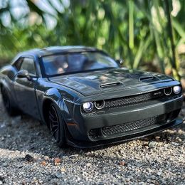 Diecast Model 1 32 Dodge Challenger SRT Alloy Sportcar Model