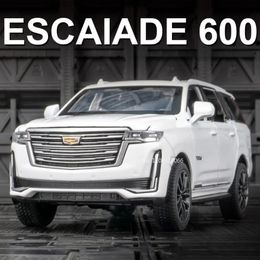 Diecast Model 1 32 Schaal Escalade 600 Legering Auto Speelgoedmodel Metalen Diecasts Terreinvoertuigen met Geluid Licht SUV Auto Speelgoed voor Kinderen Geschenken 231208