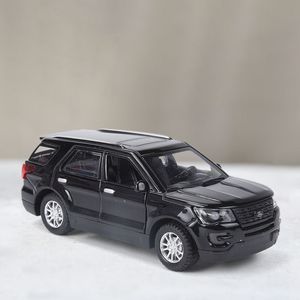 Modelo fundido a presión 1/36 Aleación Ford Explorer SUV Modelo de coche de juguete Simulación de sonido y luz Pull Back Die Cast Toys Vehículo para niños Regalos para niños 230308