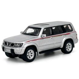 Diecast Model 1 64 Schaal Paudi Nissan Patrol 1998 Y61 Miniatuur speelgoedauto -voertuig 230821