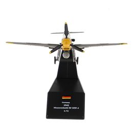 Diecast Model 1 72 Échelle B09 ME109 Aircraft de chasse Réplique de Plane Mini Jouet décoratif 230712