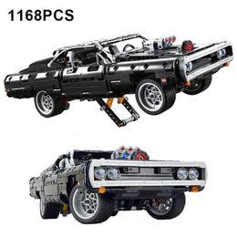 Diecast Model 1168PCS Technische Dodge Charger Racewagen Bouwstenen 42111 Bricks Speelgoed in Film Fast Furious Gift voor Jongens Kids 230713