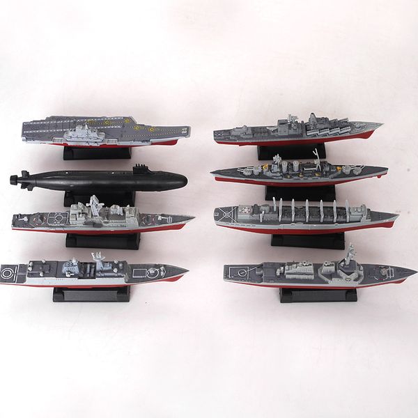 Diecast Model 8pcsset 3D Ensamblado Barco Moscú misil crucero Kiloclass submarino Battleships Modern Aircraft Military Warship Toy 230712