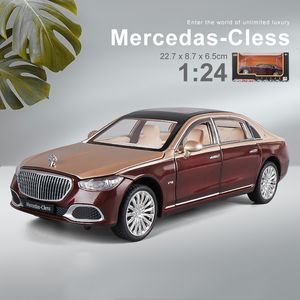 Diecast Model car 1 24 Simulación Maybach S680 Sedan Car Model Ornaments Sound And Light Pull Back Alloy Toy Car Boy Colección Regalo 230711