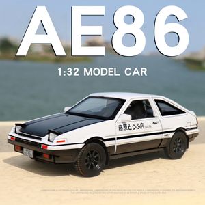 Modèle de voiture moulé sous pression 1/32 Initial D AE86 modèle en alliage de voiture à collectionner en fer jouet voiture Miniature échelle moulée sous pression modèle de véhicule jouet son lumière jouets pour garçons 230821