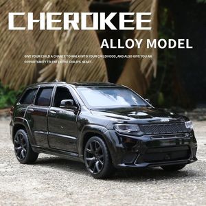 Modèle de voiture moulé sous pression 1 32 Jeeps Grand Cherokee Modèle de voiture en alliage Simulation en métal Jouet en métal Modèle de véhicule tout-terrain Son et lumière Jouet pour enfants Cadeau 230621