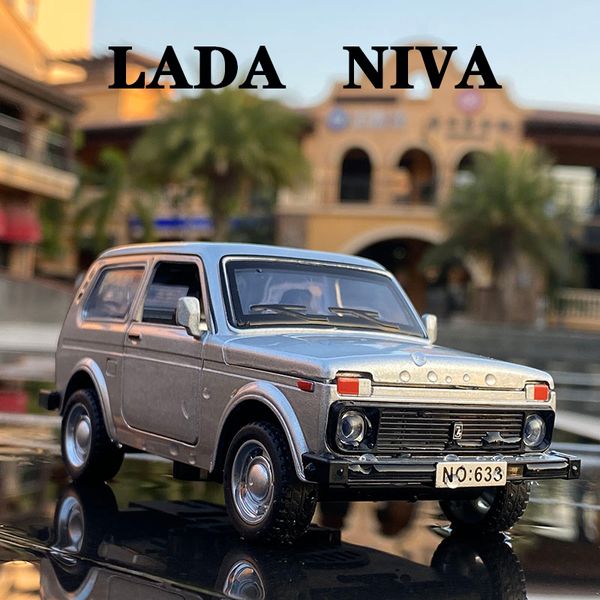 Diecast Model car 1/32 Russe LADA NIVA Alliage Modèle De Voiture LADA 2106 Toy Diecasts Metal Casting Pull Back Music Light Car Toys For Children Vehicle 230111