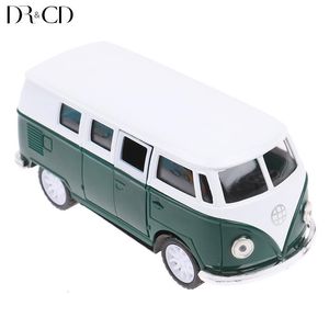 Diecast Model car 1 32 T1 Bus Alliage Diecasts Toy Car Models Véhicules métalliques Bus classiques Jouets à collectionner pour enfants 230625