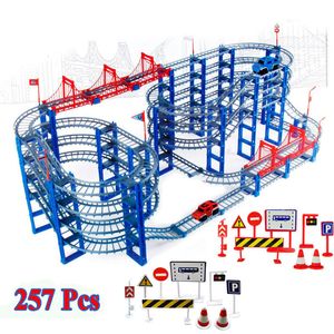 Diecast Model CAR 257PCS DIY Track Car Diecasts Toy Vehicles Rail Car Road Assembled educatief speelgoed voor Chilren 230814