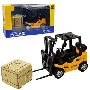 Diecast Model car Die-cast Forklift Truck Joints Modèle Véhicule Pull Back Go Car Interactive Réaliste Voiture Jouet Toddler Boys Année Cadeau 230608