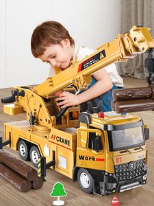 Diecast Model Auto Grote vrachtwagen Crane Engineering Voertuig Model Auto -constructie Toys Metaal Diecast speelgoed auto geluid licht speelgoed voor kinderen cadeau 230823