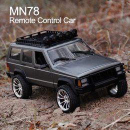 Diecast modelauto's 1/12 MN78 RC CAR 4WD Off Road Climbing Vehicle 4x4 2.4G Remote Control Traced Vehicle met LED -verlichting speelgoed voor kinderen en volwassenen J240417
