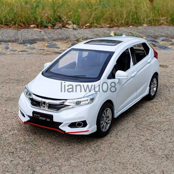 Diecast Model Cars 132 Honda Fit Alliage Métallique Voiture Diecasts Véhicules Jouets Modèle Son Clignotant Toit Ouvrant Hayon Pull Back Car Pour Enfants Livraison Gratuite x0731