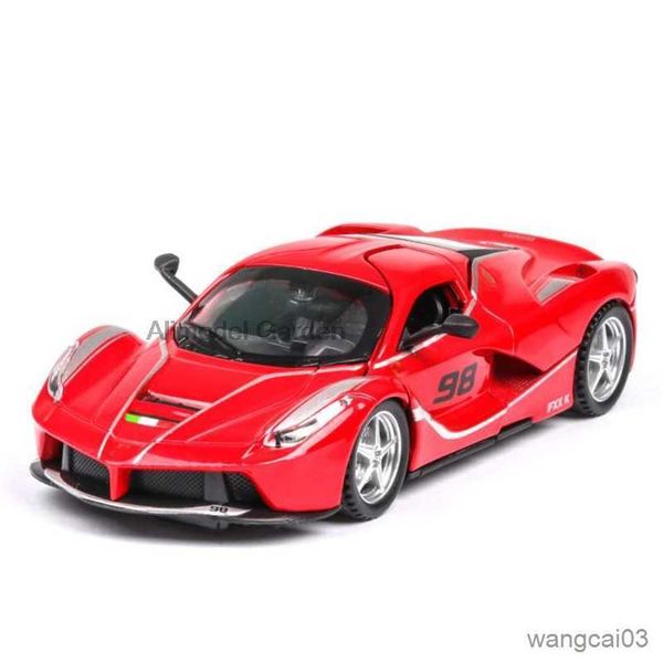 Diecast Model Cars 32 Race Toy Car Metal Toy Diecasts Toy Vehicles Car Model High Simulation Car Toys para niños regalo R230807