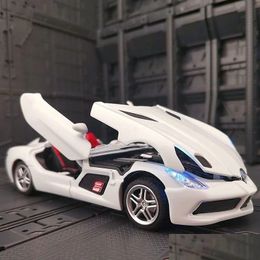 Diecast modelauto's Diecast model 1 32 Slr Roadster Legering Sportwagen Metalen speelgoedvoertuigen Simulatie Geluid Lichtcollectie Kinderen Drop Deliv Dhpt0