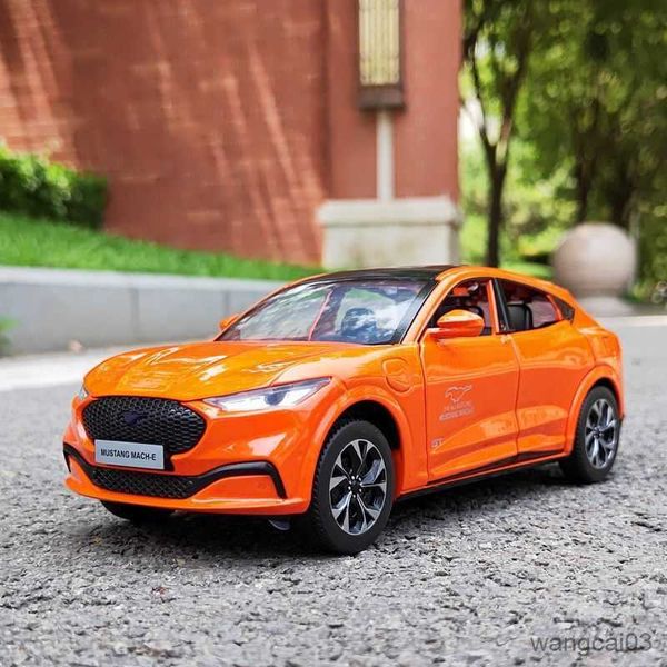 Voitures miniatures moulées sous pression Ford Cheval électrique Mach-E alliage modèle de voiture de sport en métal moulé sous pression modèle de voiture nouvelle énergie son et lumière cadeau pour enfants R230807