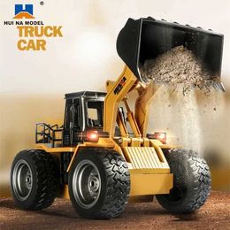 Diecast modelauto's Huina 1532 1/18 RC Truck Bulldozer Alloy Tractor Model Nr. 2.4G Radio Control Automotive Engineering Car Boys and Childrens Toys J240417