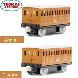 Diecast modelauto's De ware Thomas and Friends Track Master Train Anne Clabel Model Metal Plastic Magnetic Railway Car Boy Toy Birthday Gift WX